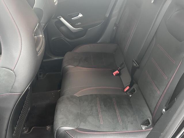 Mercedes-Benz Cla Shooting Brake 180 Advantage AMG | PANORAMADAK | NAVIGATIE | ACHTERUITRIJCAMERA | PARKEERSENSOREN