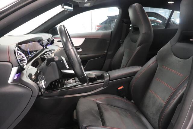 Mercedes-Benz Cla Shooting Brake 180 Business Solution AMG | Panoramadak | Trekhaak | 18"Lichtmetaal | LED koplampen |