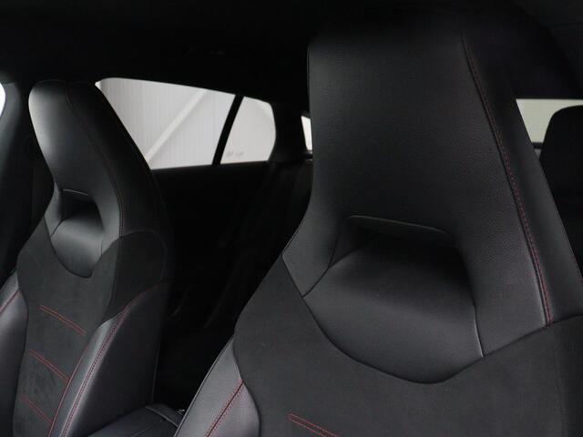 Mercedes-Benz Cla Shooting Brake 250e AMG Limited | Stoelverwarming | Carplay | Leder/Alcantara | Camera | Sfeerverlichting | Navigatie | Park Assist | Widescreen | Dodehoek detectie | PHEV | Plug In