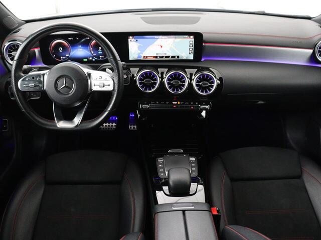 Mercedes-Benz Cla Shooting Brake 250e AMG Limited | Stoelverwarming | Carplay | Leder/Alcantara | Camera | Sfeerverlichting | Navigatie | Park Assist | Widescreen | Dodehoek detectie | PHEV | Plug In