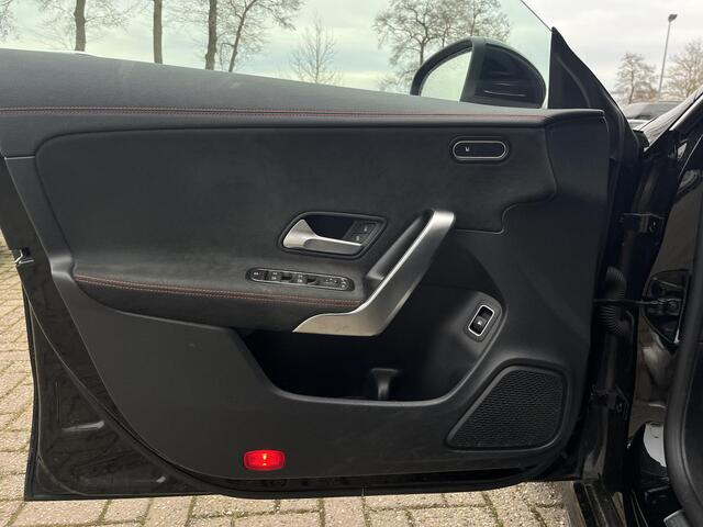 Mercedes-Benz Cla Shooting Brake 250 e AMG Line Sfeerverlichting, Widescreen, Trekhaak,