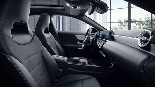 Mercedes-Benz Cla Shooting Brake 220 Premium Plus | AMG | Night | Panoramadak | Memory | Widescreen | Sfeerverlichting |