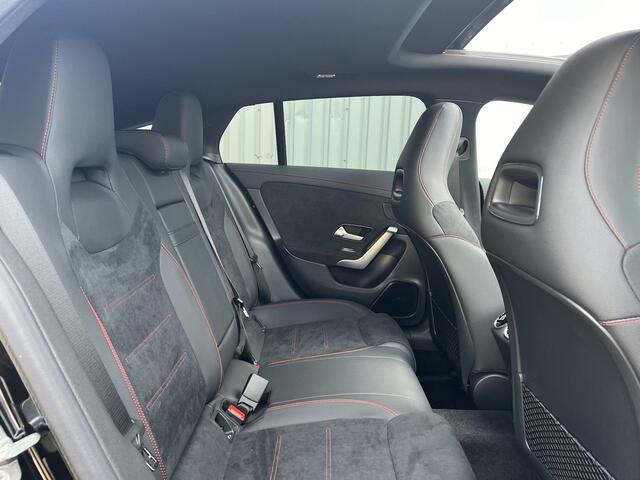 Mercedes-Benz Cla Shooting Brake 180 AMG | Panoramadak | | Premium Pakket | Night Pakket | Panoramadak | Trekhaak | MULTIBEAM LED Koplampen | Apple CarPlay | Android Auto | Advanced Sound System