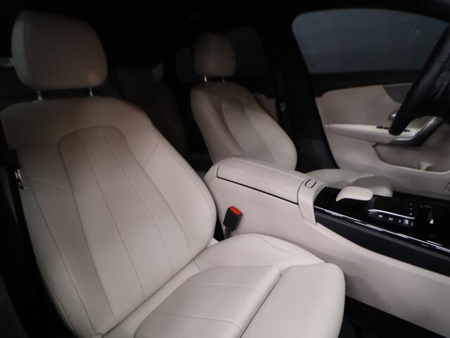 Mercedes-Benz Cla Shooting Brake 180 Luxury Line [SFEER, LEDER, APPLE CARPLAY, CAMERA CRUISE, STOELVERWAMING, ELEKTRISCHE ACHTERKLEP, DIGITAL DASH, NAVIGATIE, NIEUWSTAAT]
