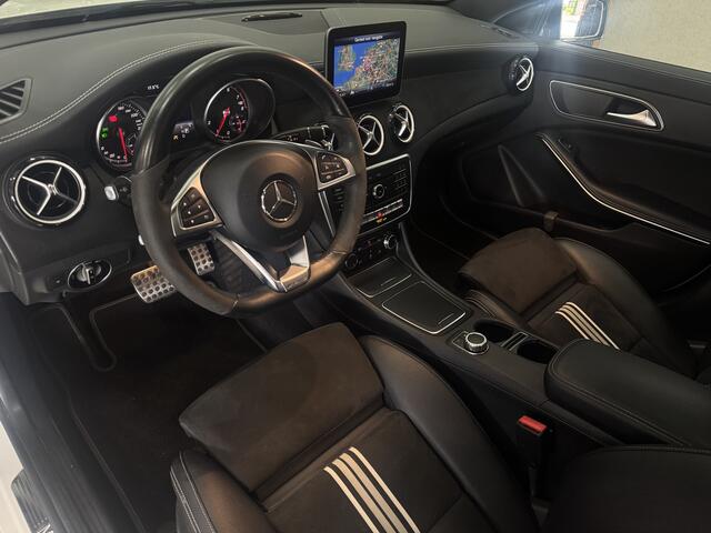 Mercedes-Benz Cla Shooting Brake 200 AMG Edition Panoramadak Camera Navi Keyless SportLeder Nightpakket Led 19"