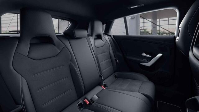 Mercedes-Benz Cla Shooting Brake 250 e Business Solution AMG Limited | Night | Panoramadak | AMG Multispaaks velgen | Multibeam | Stoelverwarming |