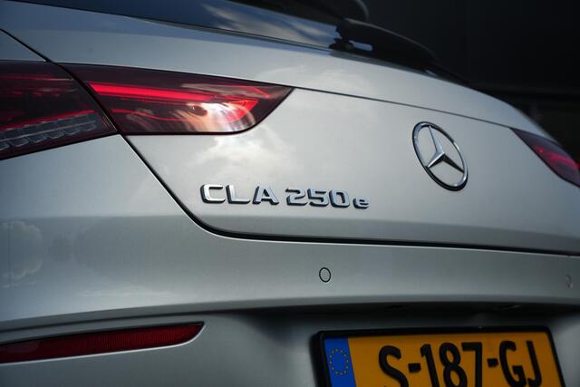 Mercedes-Benz Cla Shooting Brake 250 e Premium Plus AMG Panoramadak Widescreen Camera LED