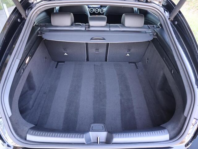 Mercedes-Benz Cla Shooting Brake 180 Star Edition Luxury Line