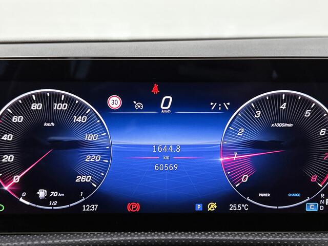 Mercedes-Benz Cla Shooting Brake 180 Luxury Line | Achteruitrijcamera | Lederen bekleding | EASY PACK achterklep | Keyless Entry | Smartphone intergratie | Inclusief 24 maanden MB Certified garantie voor Europa.
