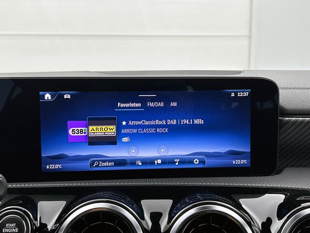 Mercedes-Benz Cla Shooting Brake 180 Luxury Line | Achteruitrijcamera | Lederen bekleding | EASY PACK achterklep | Keyless Entry | Smartphone intergratie | Inclusief 24 maanden MB Certified garantie voor Europa.
