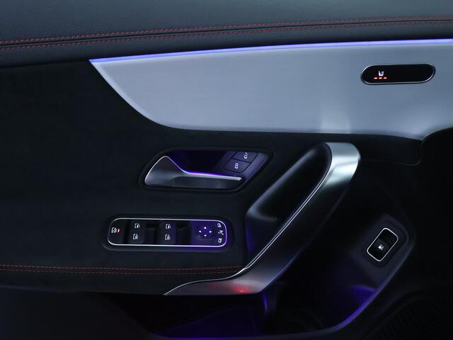 Mercedes-Benz Cla Shooting Brake 250 e Business Solution AMG Nightpakket | Panoramadak | Sfeerverlichting | Keyless Go | Parkeerpakket met Camera | LED | Inclusief 24 maanden MB Certified garantie voor Europa.