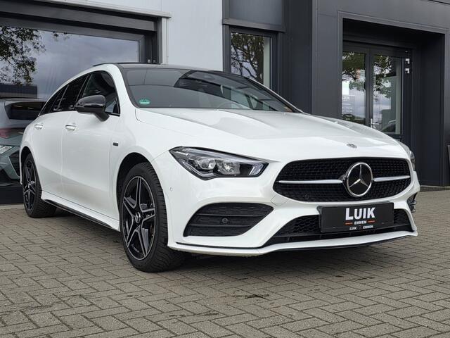 Mercedes-Benz Cla Shooting Brake 250 e AMG Line + PANO DAK + KEYLESS + CAMERA + LED