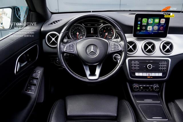 Mercedes-Benz Cla Shooting Brake 180 122 pk PRESTIGE AUTOMAAT / TREKHAAK / PANORAMADAK / BTW-AUTO / APPLE CARPLAY / ACHTERUITRIJCAMERA / LEDER / VOLLEDIG ONDERHOUDEN