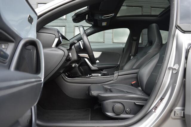 Mercedes-Benz Cla Shooting Brake 200 AMG Line | PANO | ACC | 360 CAM | HUD | SFEERVERLICHTING | TREKHAAK |