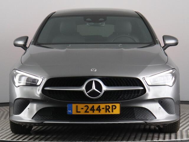 Mercedes-Benz Cla Shooting Brake 200 Business Solution Luxury (NL-Auto / Afn. Trekhaak / Pano / Sfeerverl. / Elek. Achterklep / Matrix Led)