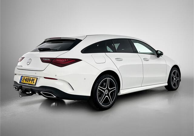 Mercedes-Benz Cla Shooting Brake 250 e AMG Plug-In Hybride AMG Line | Night Pakket | Trekhaak | Sfeerverlichting | Ledkoplampen | Achteruitrijcamera | KeyLess-Go. Inclusief 24 maanden Mercedes-Benz Certified garantie voor Europa.