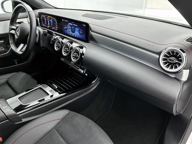Mercedes-Benz Cla Shooting Brake 250 e AMG Plug-In Hybride AMG Line | Night Pakket | Trekhaak | Sfeerverlichting | Ledkoplampen | Achteruitrijcamera | KeyLess-Go. Inclusief 24 maanden Mercedes-Benz Certified garantie voor Europa.