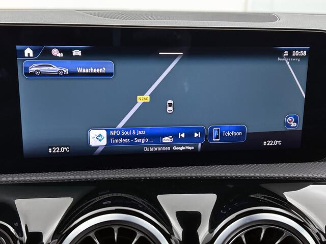 Mercedes-Benz Cla Shooting Brake 250 e AMG Plug-In Hybride AMG Line | Night Pakket | Trekhaak | Sfeerverlichting | Ledkoplampen | Achteruitrijcamera | KeyLess-Go. Inclusief 24 maanden Mercedes-Benz Certified garantie voor Europa.