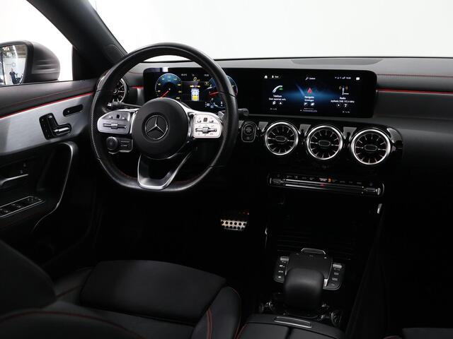 Mercedes-Benz Cla Shooting Brake 180 Business Solution AMG | Panoramadak | Trekhaak | Memory | Stoelverwarming | Sfeerverlichting |