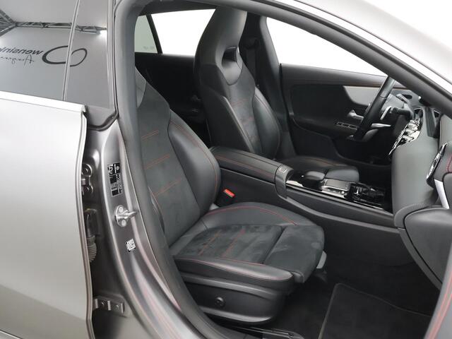 Mercedes-Benz Cla Shooting Brake 180 Business Solution AMG | Panoramadak | Trekhaak | Memory | Stoelverwarming | Sfeerverlichting |