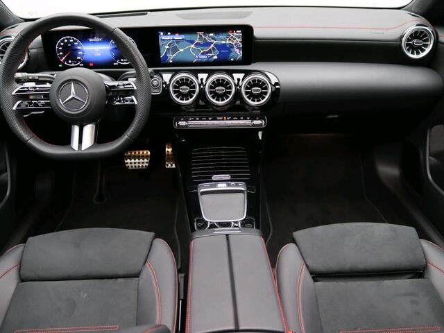 Mercedes-Benz Cla Shooting Brake 250 e Star Edition AMG Plug-In Hybride AMG Line | Night Pakket | Panorama Schuif-Kanteldak | Parkeerpakket met 360°-camera | Memory Voorstoelen. Inclusief 24 maanden Mercedes-Benz Certified garantie voor Europa.
