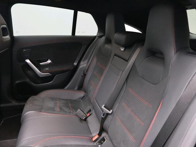 Mercedes-Benz Cla Shooting Brake 250 e Star Edition AMG Plug-In Hybride AMG Line | Night Pakket | Panorama Schuif-Kanteldak | Parkeerpakket met 360°-camera | Memory Voorstoelen. Inclusief 24 maanden Mercedes-Benz Certified garantie voor Europa.