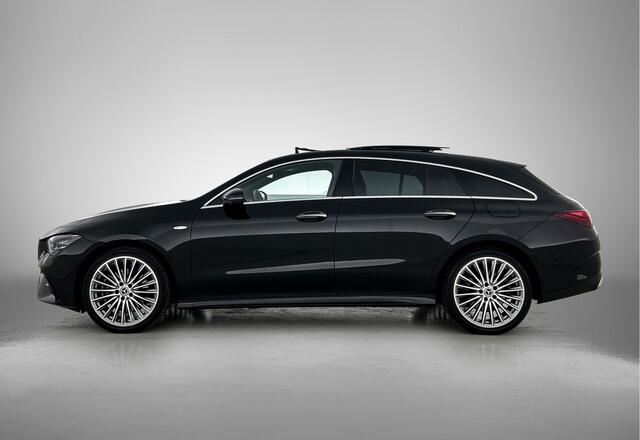 Mercedes-Benz Cla Shooting Brake 250 e Star Edition AMG Plug-In Hybride AMG Line | Night Pakket | Panoramadak | Parkeerpakket met 360°-camera | Memory Voorstoelen. Inclusief 24 maanden Mercedes-Benz Certified garantie voor Europa.