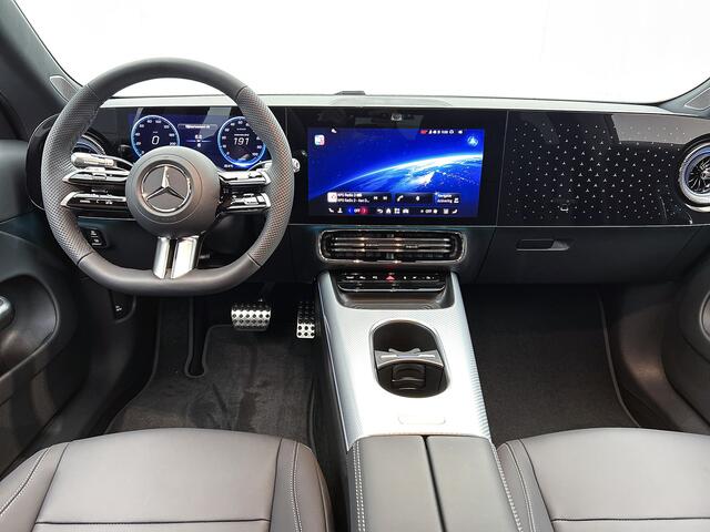 Mercedes-Benz Cla Shooting Brake 250+ Business Solution AMG 85 kWh | Nightpakket | Trekhaak | Massagefunctie | Vast panoramadak | Warmtewerend, donkergetint glas | 18 inch vijfspaaks AMG-velgen | URBAN GUARD |