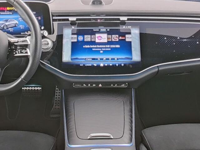 Mercedes-Benz E-KLASSE 300 e AMG Plug-In Hybride AMG Line Advanced Plus | Night Pakket | Trekhaak | MBUX Superscreen | Head-up-Display | Memory Voorstoelen. Inclusief 24 maanden Mercedes-Benz Certified garantie voor Europa.