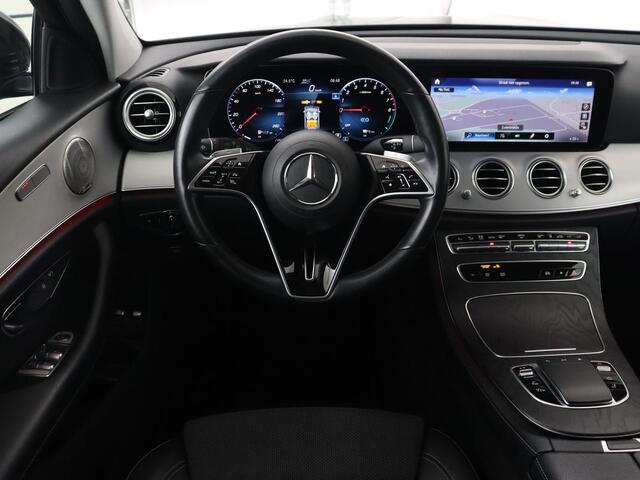 Mercedes-Benz E-KLASSE 300e AMG Night | Adaptive cruise | Burmester | Stoelverwarming | Carplay | Camera | Park Assist | Sfeerverlichting | Half leder | PHEV | Plug In