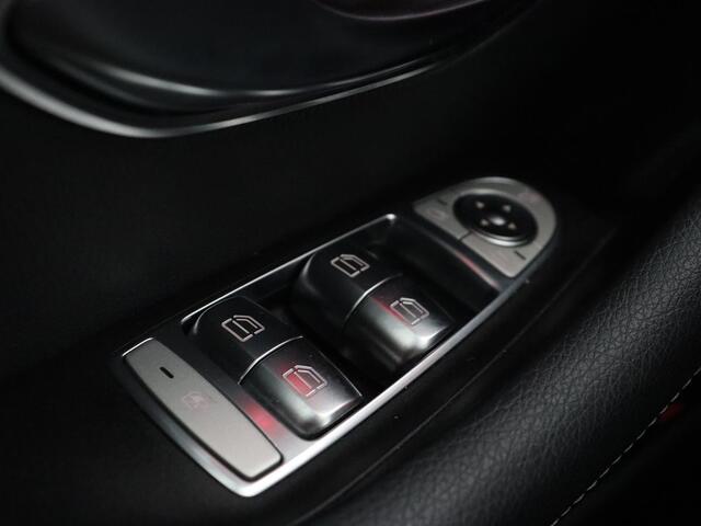Mercedes-Benz E-KLASSE 300e AMG Night | Adaptive cruise | Burmester | Stoelverwarming | Carplay | Camera | Park Assist | Sfeerverlichting | Half leder | PHEV | Plug In