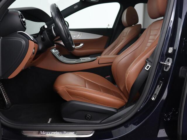 Mercedes-Benz E-KLASSE 300e AMG | Panoramadak | Adaptive cruise | Nappaleder | 360 Camera | Matrix LED | Trekhaak | Burmester | Navigatie | Stoelverwarming | Park Assist | Sfeerverlichting | PHEV | Plug In