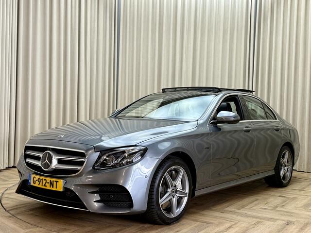 Mercedes-Benz E-KLASSE 300 e Business Solution AMG *Panoramadak* Burmester / Adapt. Cruise / Memory / LED / Sfeerverlichting / Stoelverwarming / Org.NL!