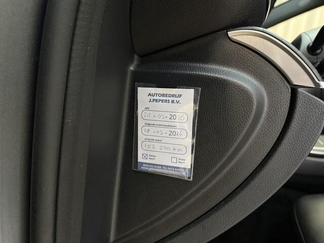 Mercedes-Benz E-KLASSE 300 e Business Solution AMG *Panoramadak* Burmester / Adapt. Cruise / Memory / LED / Sfeerverlichting / Stoelverwarming / Org.NL!