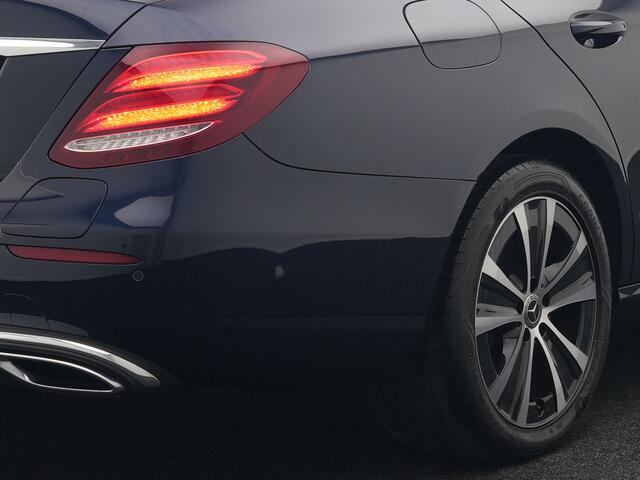 Mercedes-Benz E-KLASSE 300 e 9MATIC Avantgarde Plug In Hybrid 320pk UNIEK 42.495km PHEV | Trekhaak af Fabriek | Camera | Sportstoelen Verwarmd | Apple Carplay | Led Koplampen |