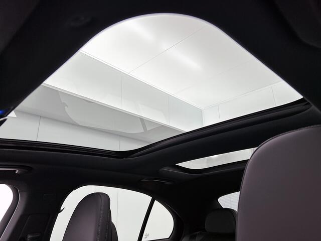 Mercedes-Benz E-KLASSE 300 e Sport Edition | Premium pakket | Trekhaak | Nightpakket | Winter pakket | Adaptieve Cruise Control | Burmester® 4D surround sound system | MBUX Superscreen | Parkeerpakket met 360°-camera |