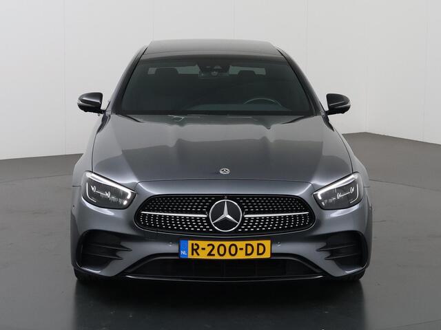 Mercedes-Benz E-KLASSE 200 AMG Line | Night | Burmester | Trekhaak | Panoramadak | Sfeerverlichting | Stoelverwarming |