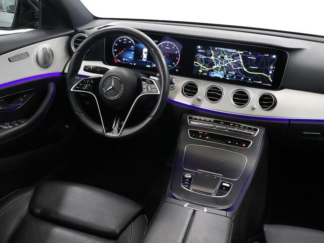 Mercedes-Benz E-KLASSE 200 AMG Line | Night | Burmester | Trekhaak | Panoramadak | Sfeerverlichting | Stoelverwarming |