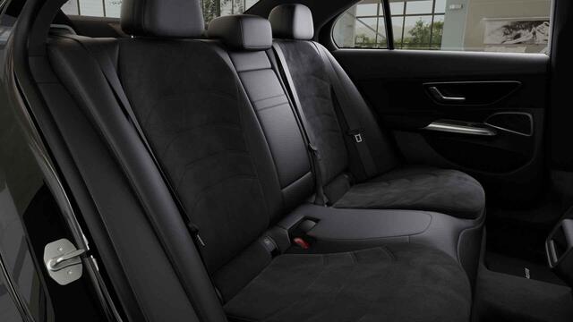 Mercedes-Benz E-KLASSE 300 e AMG Line | Panoramadak | Premium pakket | Burmester | Winter pakket | Night pakket |