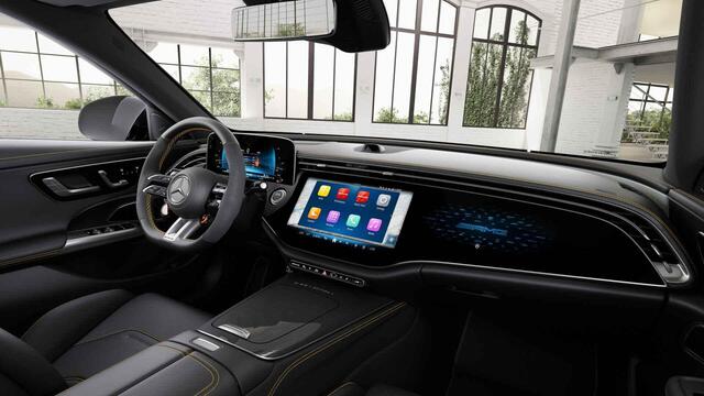 Mercedes-Benz E-KLASSE AMG 53 4MATIC+ Edition 1 | Superscreen | Premium plus | Massage | Trekhaak | Winter pakket | Rij assistentiepakket plus |