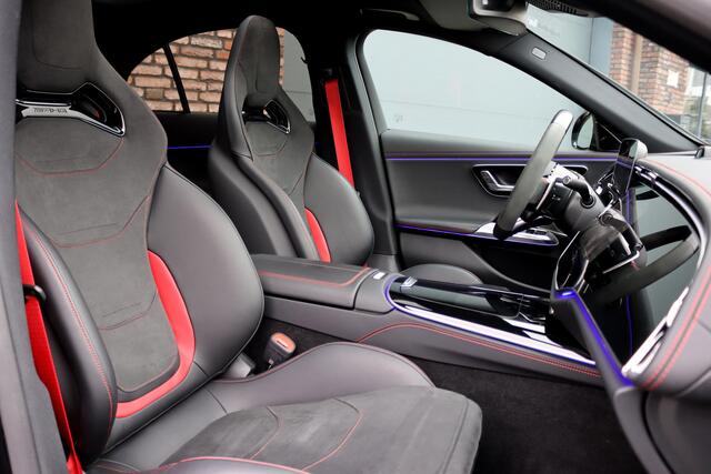 Mercedes-Benz E-KLASSE AMG 53 4MATIC+ Premium+ | MBUX Hyperscreen | Achterasbesturing | Distronic | AMG Drivers Package | Burmester | Digital Light | Stoelverwarming V+A | Performance-Stoel |