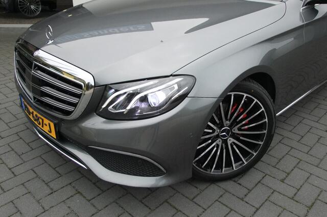 Mercedes-Benz E-KLASSE 220 d Ambition / Camera / Dodehoek/ Distronic / Widescreen/ Stoelverwarming