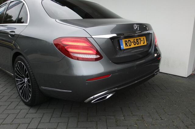 Mercedes-Benz E-KLASSE 220 d Ambition / Camera / Dodehoek/ Distronic / Widescreen/ Stoelverwarming