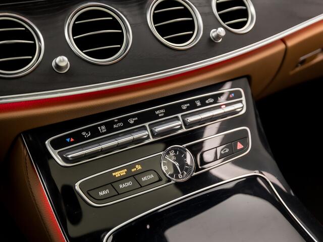 Mercedes-Benz E-KLASSE 350 e AMG Sport 286Pk Automaat (PANORAMADAK, LUCHTVERING, BURMESTER, WIDESCREEN, HEAD-UP DISPLAY, APPLE CARPLAY, SFEERVERLICHTING, MEMORY SEATS, LEDER, 360 CAMERA, ADAPTIVE CRUISE, NIEUWSTAAT)