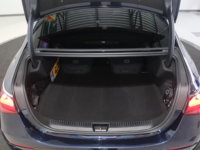 Mercedes-Benz E-KLASSE 300 e Luxury Line | Rij assistentie | Memory | Trekhaak | Stoelventilatie | Headup display |