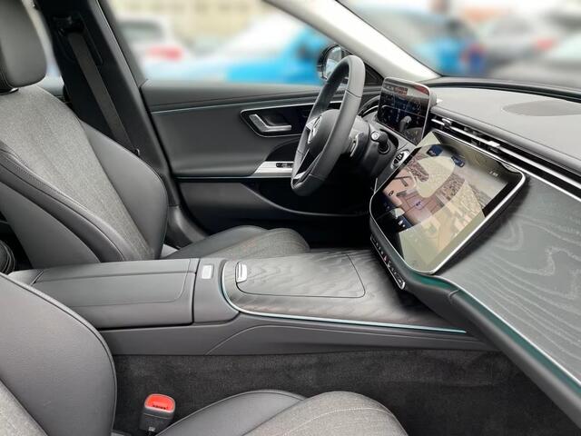 Mercedes-Benz E-KLASSE 300 e Avantgarde Distronic Trekhaak 19 Inch Stuurverwarming Stoelverwarming Camera