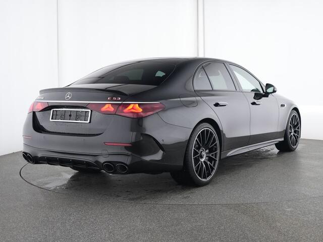 Mercedes-Benz E-KLASSE Mercedes-AMG 53 4MATIC+ Panorama Schuif-Kanteldak | AMG Performance Stuurwiel | AMG Night-Paket | 21 Inch AMG Velgen. Inclusief 24 maanden MB Certified garantie voor Europa.