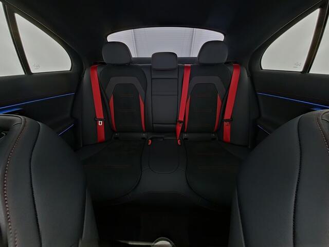 Mercedes-Benz E-KLASSE Mercedes-AMG 53 4MATIC+ Panorama Schuif-Kanteldak | AMG Performance Stuurwiel | AMG Night-Paket | 21 Inch AMG Velgen. Inclusief 24 maanden MB Certified garantie voor Europa.