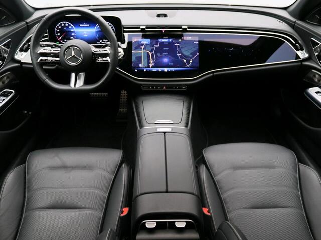 Mercedes-Benz E-KLASSE 300 e AMG Plug-In Hybride AMG Line | Panorama Schuif-Kanteldak | 360° camera | Distronic | Memory Pakket Voorstoelen. Inclusief 24 maanden MB Certified garantie voor Europa.