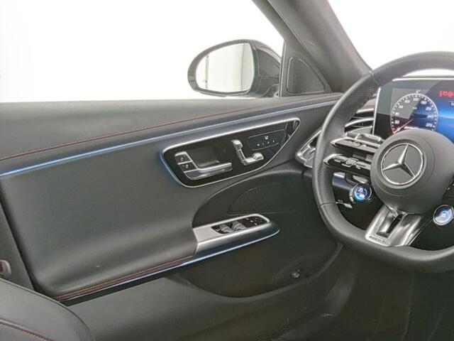 Mercedes-Benz E-KLASSE Mercedes-AMG 53 4MATIC+ Panorama Schuif-Kanteldak | Night Pakket 1+2 | 20 Inch AMG Velgen | AC en DC Lader | Distronic. Inclusief 24 maanden MB Certified garantie voor Europa.